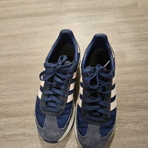 ADIDAS
Women Run 70s 2.0 Lace-Up Shoes